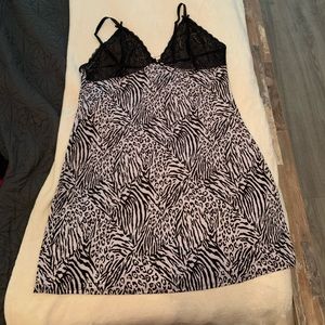Delta Burke Animal Print Slip Size 2X